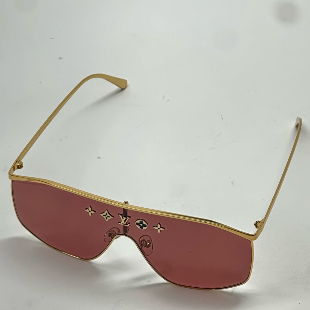 Louis Vuitton Z1717U LV Golden Mask Glasses Pink Shades Womens Sunglasses